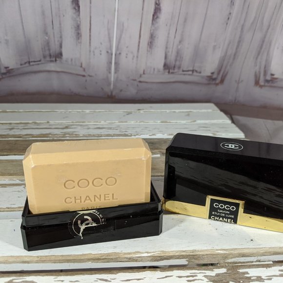 CHANEL Other - old stock vintage luxury dish new 150 g Coco Chane